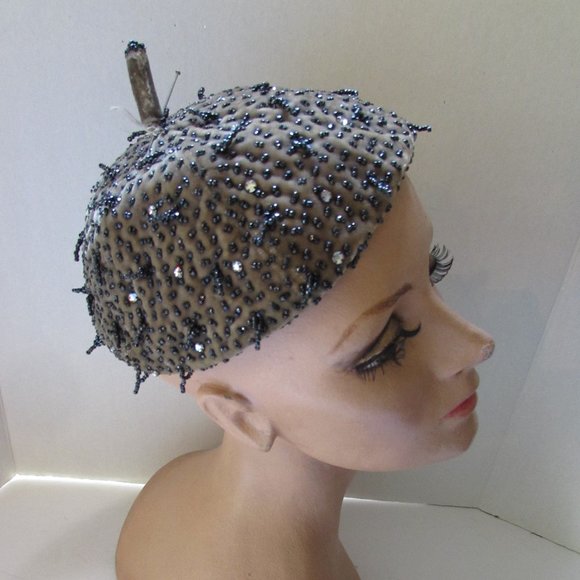 SALE Mid Century Beret Style Hat Olive Green Velvet Black Seed Beads - Picture 1 of 12